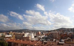 A general mountain view or a mountain view taken from Az apartmant