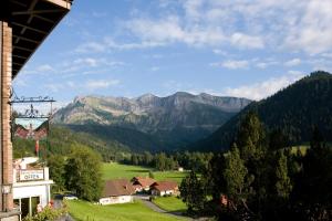 O vedere generală la munți sau o vedere la munte luată de la acest hotel