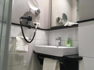 Koupelna v ubytování Jugendstilhotel Trifels