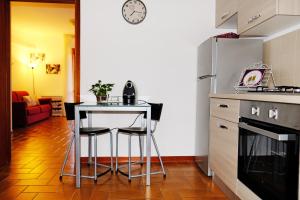 A kitchen or kitchenette at La Casina di Certaldo