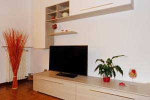 A television and/or entertainment centre at La Casina di Certaldo