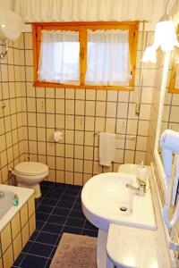 A bathroom at La Casina di Certaldo