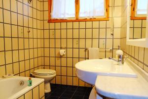 A bathroom at La Casina di Certaldo