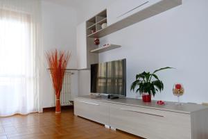 A television and/or entertainment centre at La Casina di Certaldo