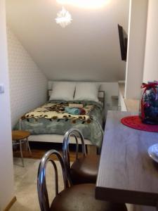Posteľ alebo postele v izbe v ubytovaní Homestay Stróżówka