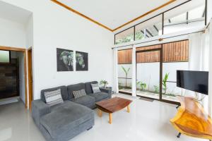 Gallery image of Villa Koi ~ Brand NEW Villa ~ 2 Bedrooms with Pool in Carmen +24 photos