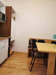 Kuchyň nebo kuchyňský kout v ubytování Ferienwohnung - Apartment Pichlarn Irdning