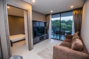 Posezení v ubytování Beachfront Condo Escape 243