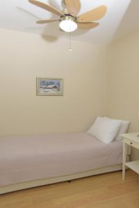 A bed or beds in a room at Cheya Sisli BNB Medical & Business City Center Tesvikiye Suites and Apartments