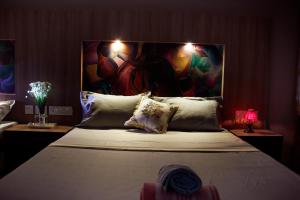 Hotel Skyark客房内的一张或多张床位