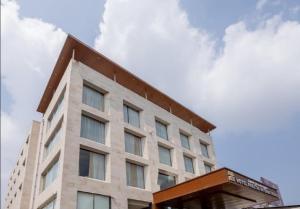 Budova, kde se hotel nachází + 37 fotografií