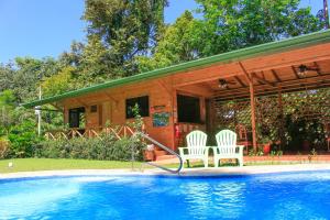 Bazén v ubytování Forest Lodge nebo v jeho okolí