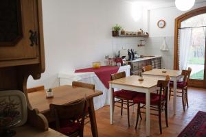 Reštaurácia alebo iné gastronomické zariadenie v ubytovaní La Pecora Nera Bed & Breakfast Belluno