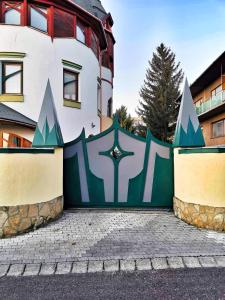 Budynek, w którym mieści się apartament