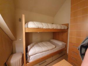 Posteľ alebo postele v izbe v ubytovaní Miramar Ski a pie de pista - Atico 3 habitaciones y 2 Baños