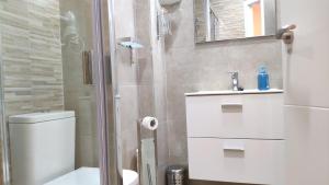 
Un baño de Adorable NEW ! Apartment in Madrid Center
