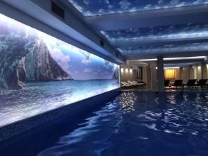 Bazén v ubytování Apartman D&V Milmari Resort S10 nebo v jeho okolí