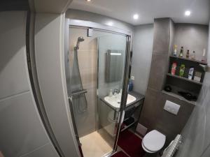 Et badeværelse på Djokovic's Apartment