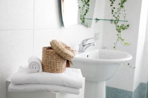Koupelna v ubytování IseoLakeRental - Casa Anita + 24 fotografií