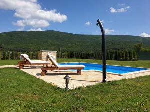 Bazén v ubytovaní Holiday Home Bulog alebo v jeho blízkosti