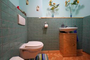 Bilik mandi di Room in Farmhouse Berkel