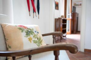 A seating area at IseoLakeRental - La Stallina - Monte Isola
