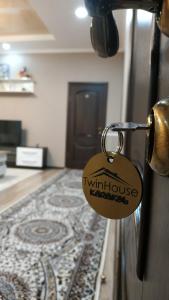 Πιστοποιητικό, βραβείο, πινακίδα ή έγγραφο που προβάλλεται στο TwinHouse Karakol +9 φωτογραφίες