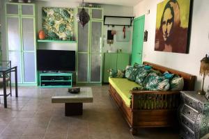Posedenie v ubytovaní One bedroom penthouse