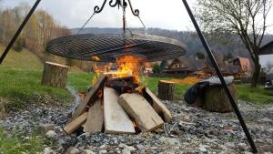 Gril dostupný pro hosty v apartmánu