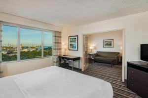 Postel nebo postele na pokoji v ubytování Holiday Inn Hotel Port of Miami-Downtown by IHG + 37 fotografií