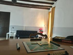 A seating area at espai Abadia