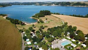Un paisaje natural cerca del camping