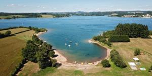 Un paisaje natural cerca del camping