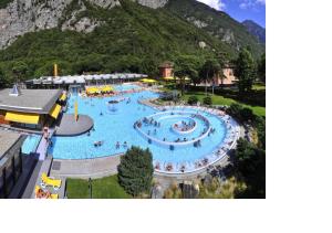 A view of the pool at Le cocon du Catogne proche Martigny Verbier - Netflix - or nearby