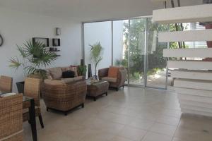 Zona d'estar a Designer´s House Beach Front Superb Ocean View Hi Speed WiFi