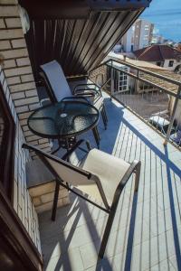 Un balcon sau o terasă la Azure Adriatic