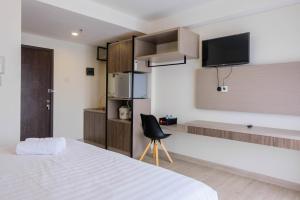 Galeriebild der Unterkunft Highest Value Studio Room at Annora Living Apartment By Travelio in Tangerang