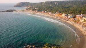 Bird's-eye view ng Swapnatheeram Beach Resort