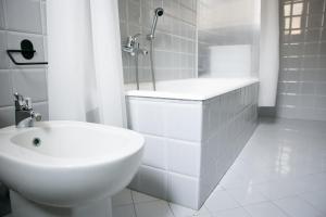 Een badkamer bij IseoLakeRental - Casa Luisa