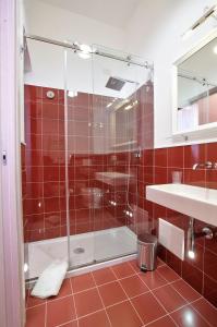 A bathroom at B&B Del Corso