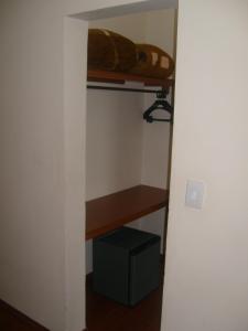 Palanda nebo palandy na pokoji v ubytování Hotel Rafeli