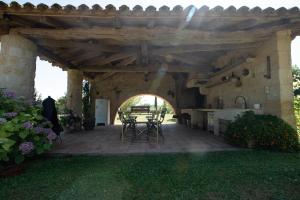 Ogród w obiekcie Gîte entre Bordeaux et Saint-Emilion