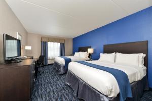 Letto o letti in una camera di Holiday Inn Express & Suites Peekskill-Lower Hudson Valley by IHG