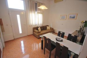 Posedenie v ubytovaní Family Apartment Mirela Borik
