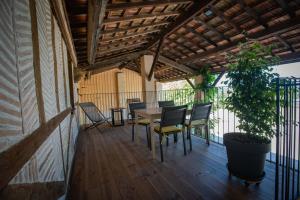 Balkon lub taras w obiekcie Gîte entre Bordeaux et Saint-Emilion