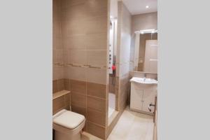 Koupelna v ubytování Appartement T2 Rez de villa proche bord de mer + 12 fotografií