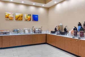 Galeriebild der Unterkunft Comfort Suites Greensboro-High Point in Greensboro