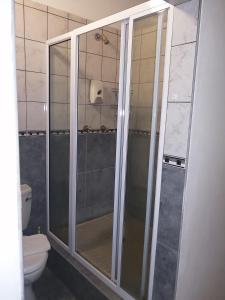 Bilik mandi di Krige Lodge B&B +30 gambar