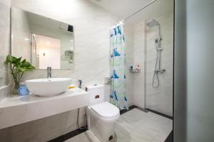 Phòng tắm tại Busan Hotel