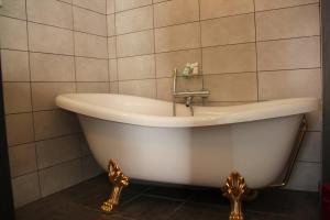 Phòng tắm tại Château Besson